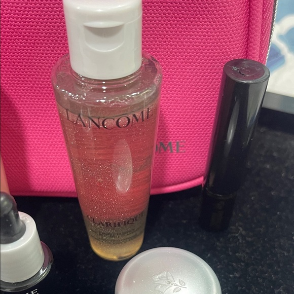 Lancôme Beauty Bag with 7 Lancôme items - Picture 8 of 12
